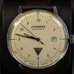 reloj Junkers Bauhaus